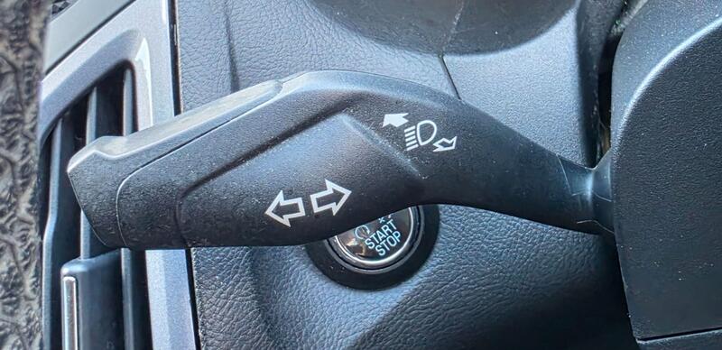 Ford Focus 1.6 Titanium Navigator Powershift Euro 5 5dr thumbnail 35