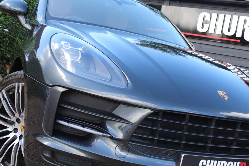 Porsche Macan view 4
