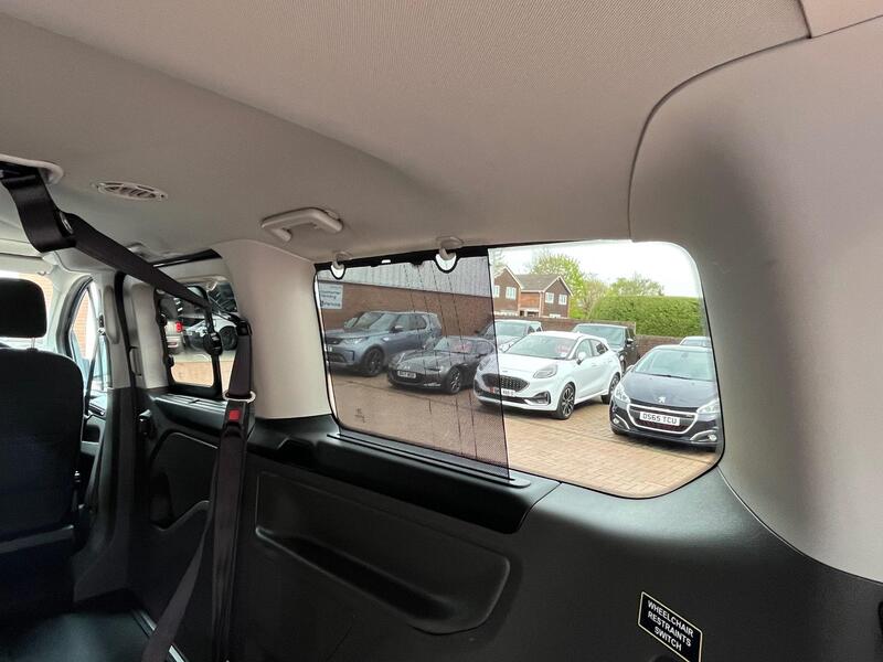 Ford Tourneo Custom view 67