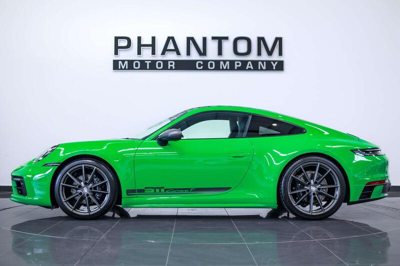 Porsche 911 view 3