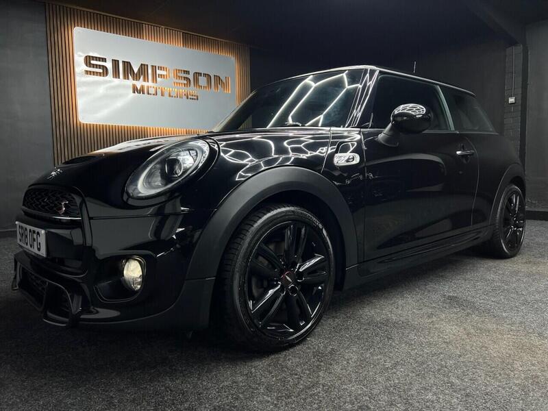 Mini Hatch view 3