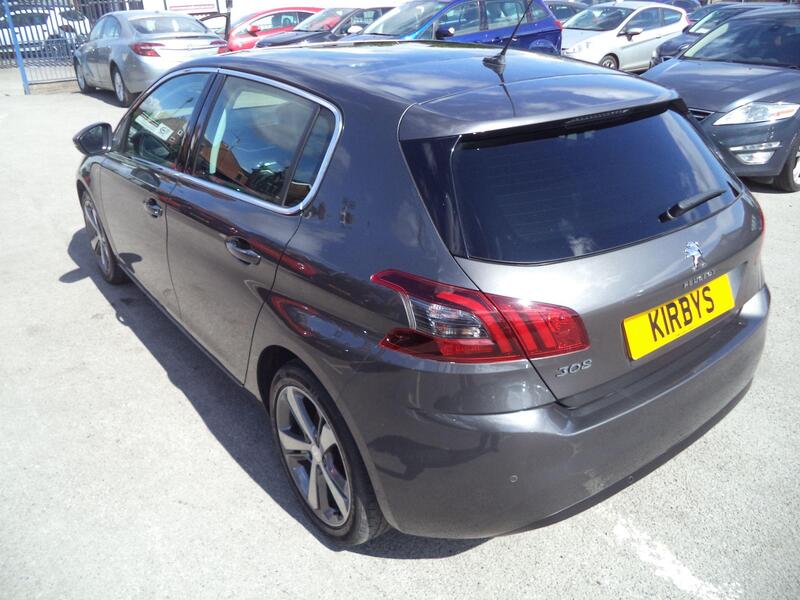 Peugeot 308 view 5