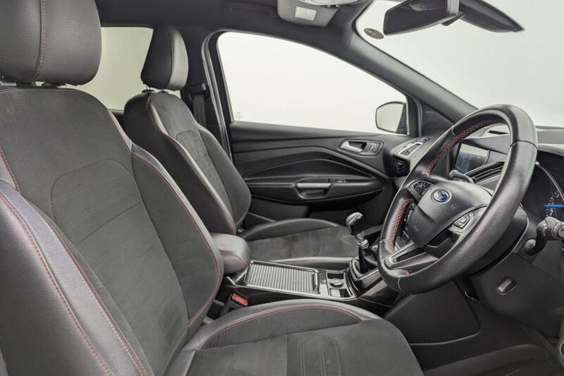 Ford Kuga view 3