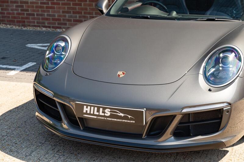 Porsche 911 view 3