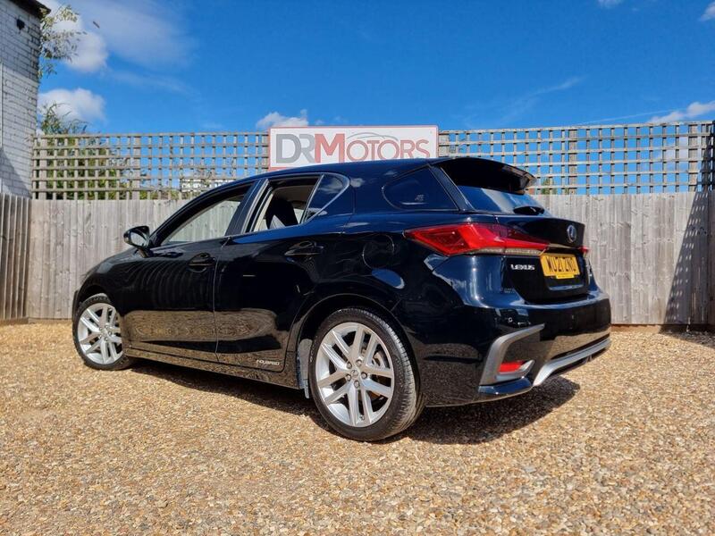 Lexus CT view 4