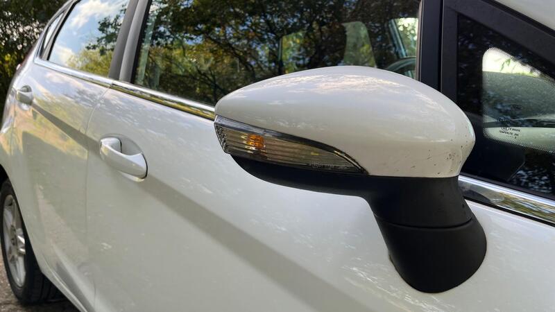 2013 Ford Fiesta — photo 16