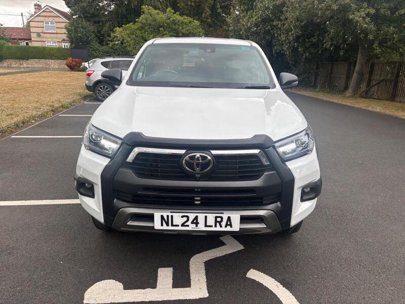 Toyota Hilux view 2