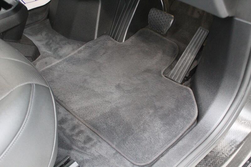 2022 BMW iX in White — image 48 of 88