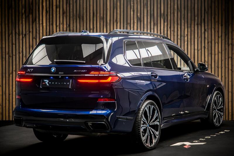 BMW X7 view 4