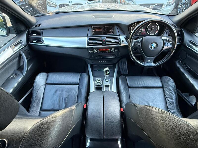 BMW X5 view 4