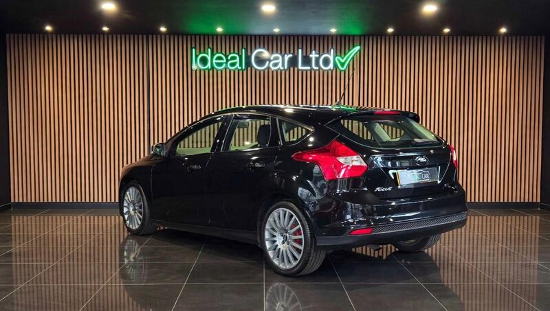 Ford Focus view 2