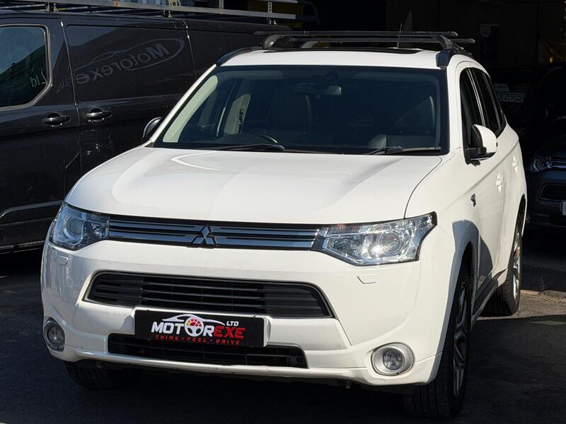 Mitsubishi Outlander view 3