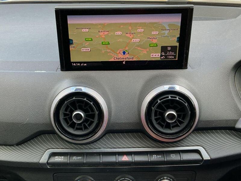 Audi Q2 view 5