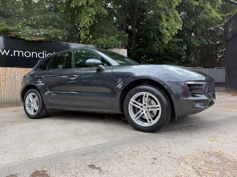 Porsche Macan view 7