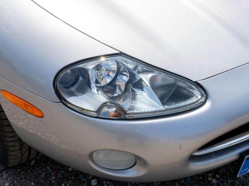 Jaguar XK8 view 3