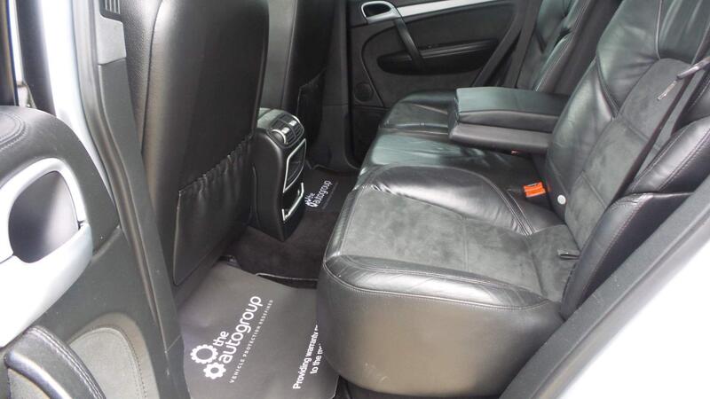 Porsche Cayenne view 22