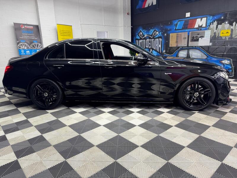 Mercedes-Benz E-Class view 16