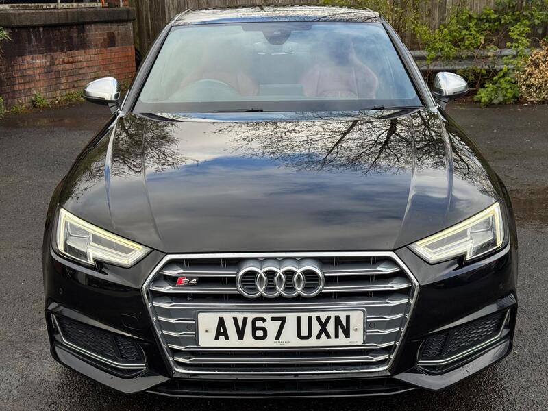 Audi S4 view 3