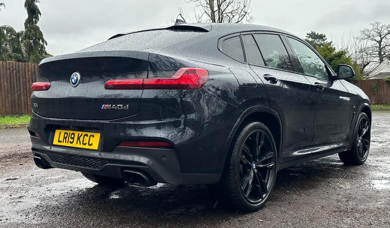 BMW X4 view 4