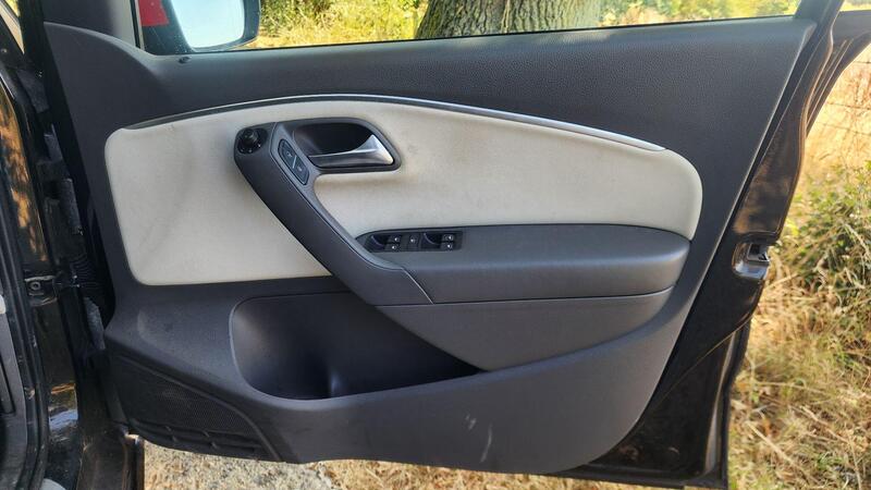 2017 Volkswagen Polo — photo 38