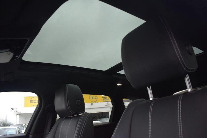Land Rover Range Rover Velar view 4