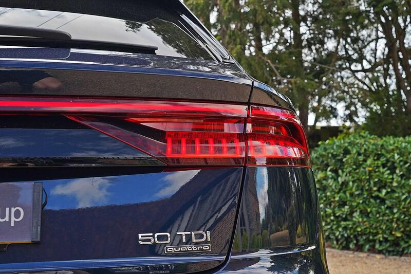 Audi Q8 view 5