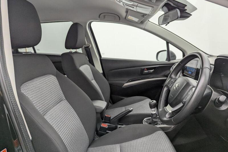 Suzuki S-Cross view 3