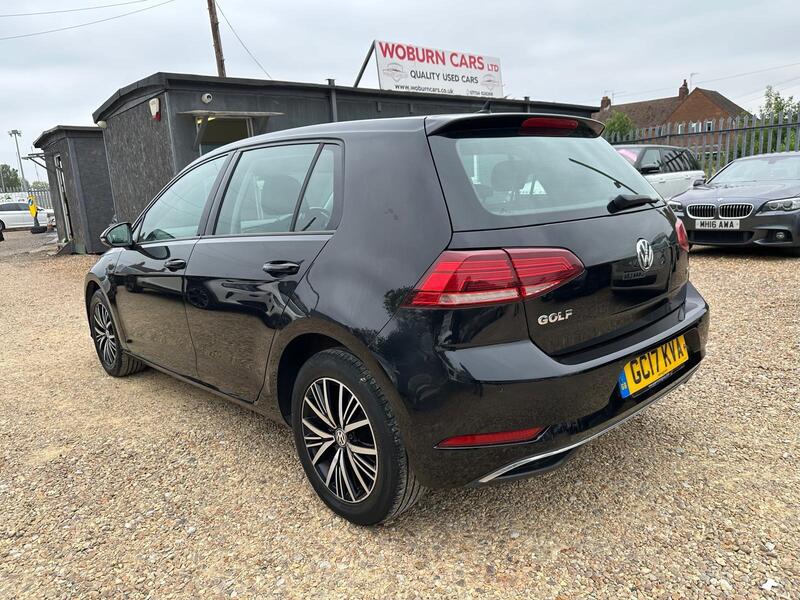 Volkswagen Golf view 4