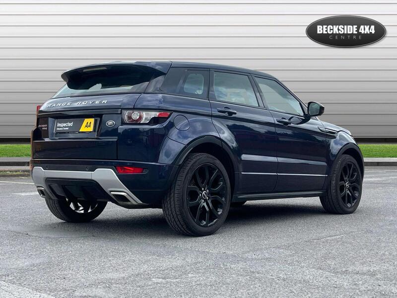 Land Rover Range Rover Evoque view 3