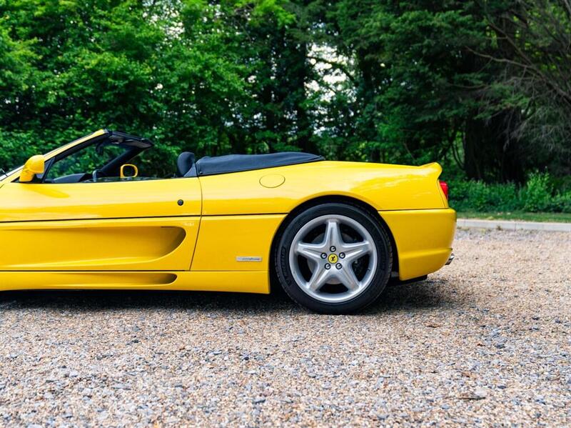 Ferrari F355 view 6