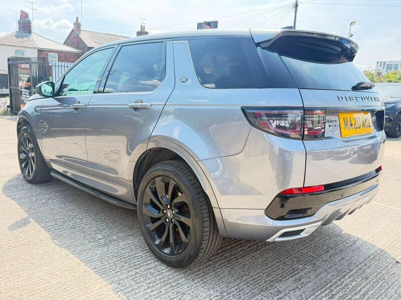 Land Rover Discovery Sport view 5