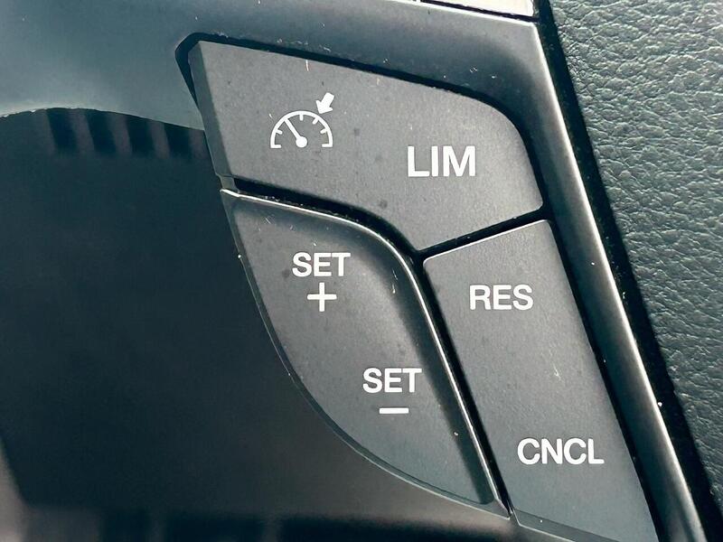 Ford Mondeo view 4