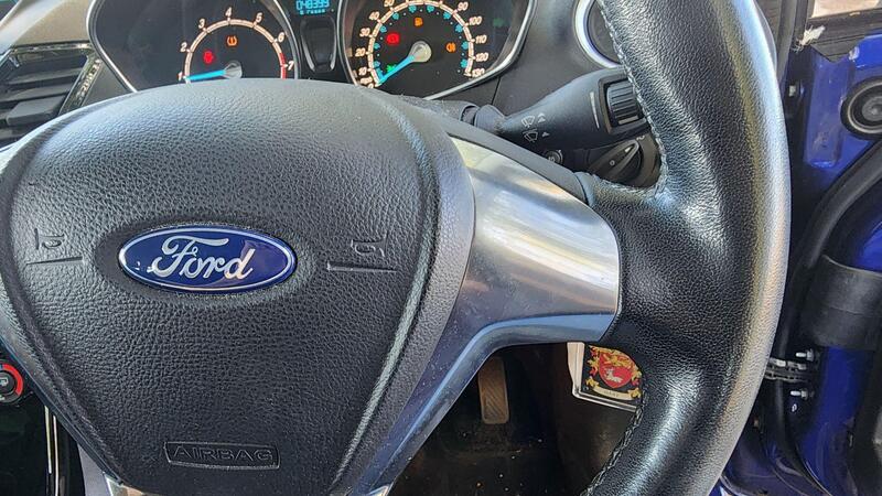 2015 Ford Fiesta — photo 36