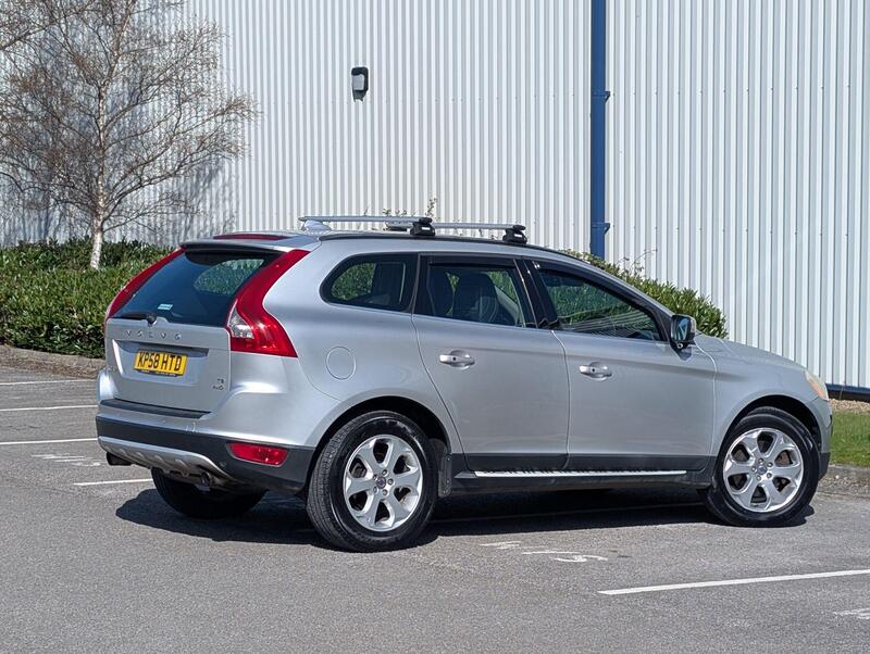 Volvo XC60 view 4