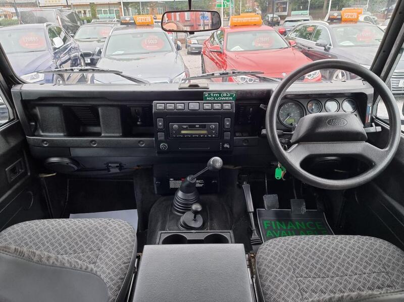 Land Rover Defender view 4