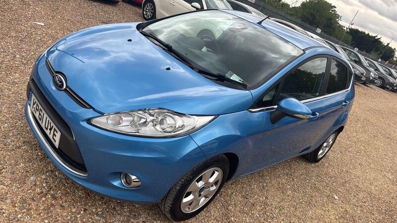 Ford Fiesta view 3