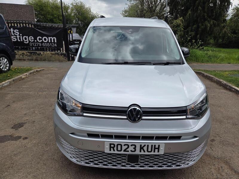 Volkswagen Caddy Maxi view 2