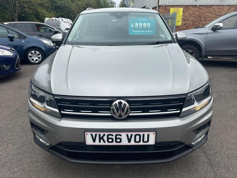 Volkswagen Tiguan view 5