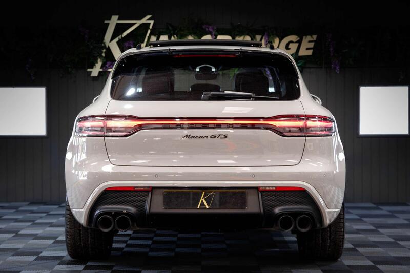 Porsche Macan view 7