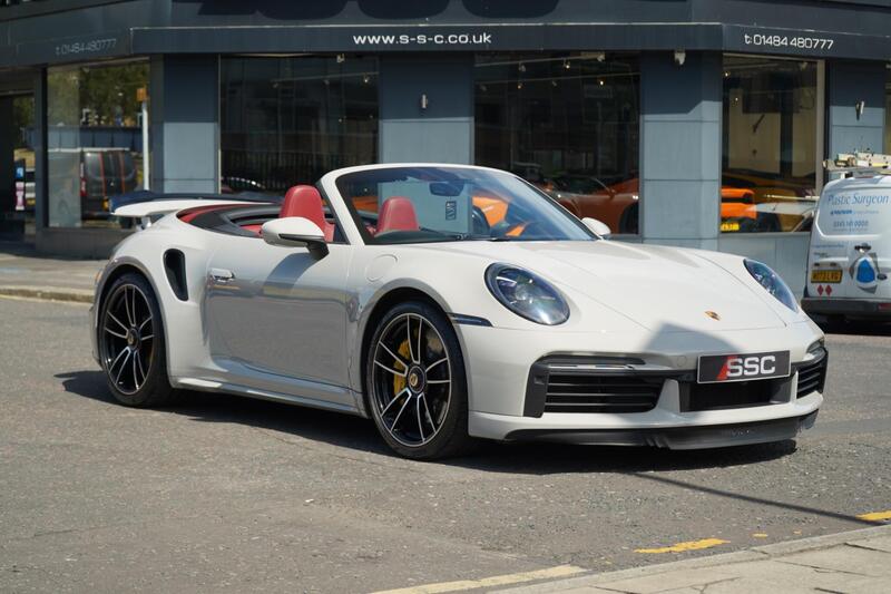 Porsche 911 view 4