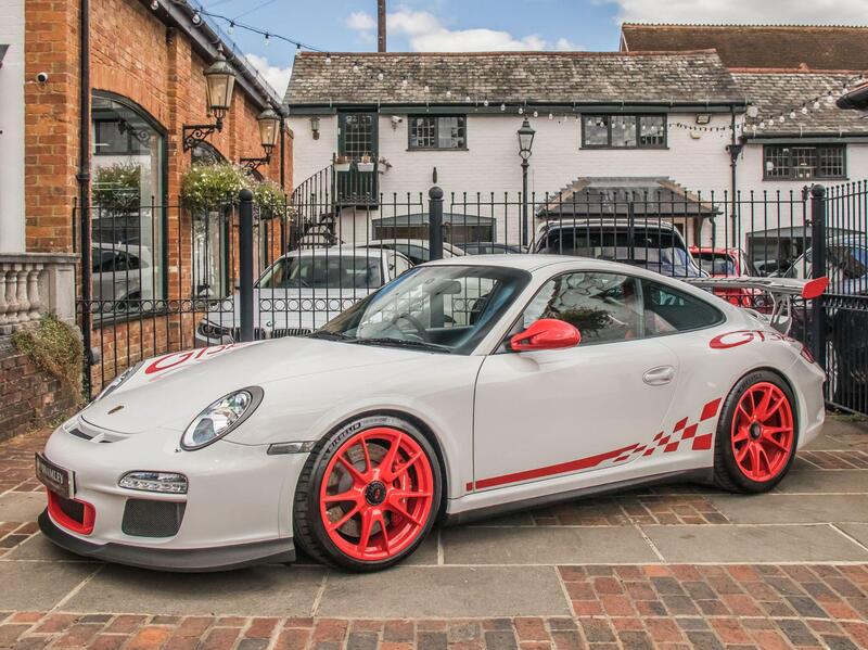 Porsche 911 view 7