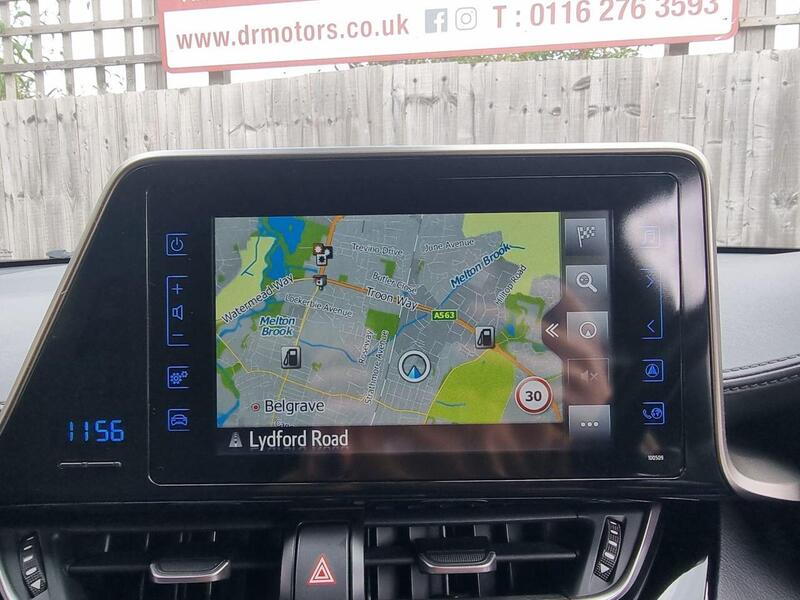 Toyota C-HR view 3