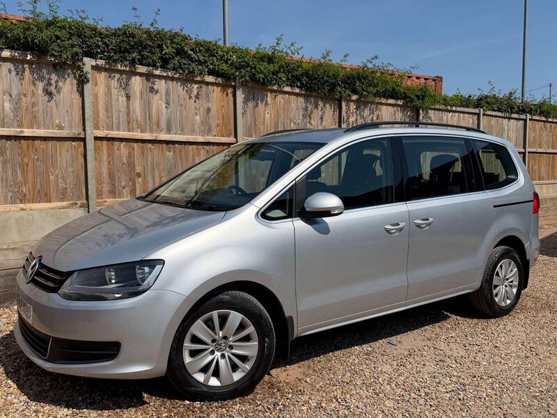Volkswagen Sharan view 4