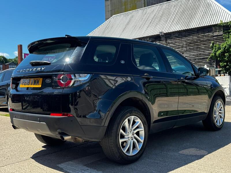 Land Rover Discovery view 5