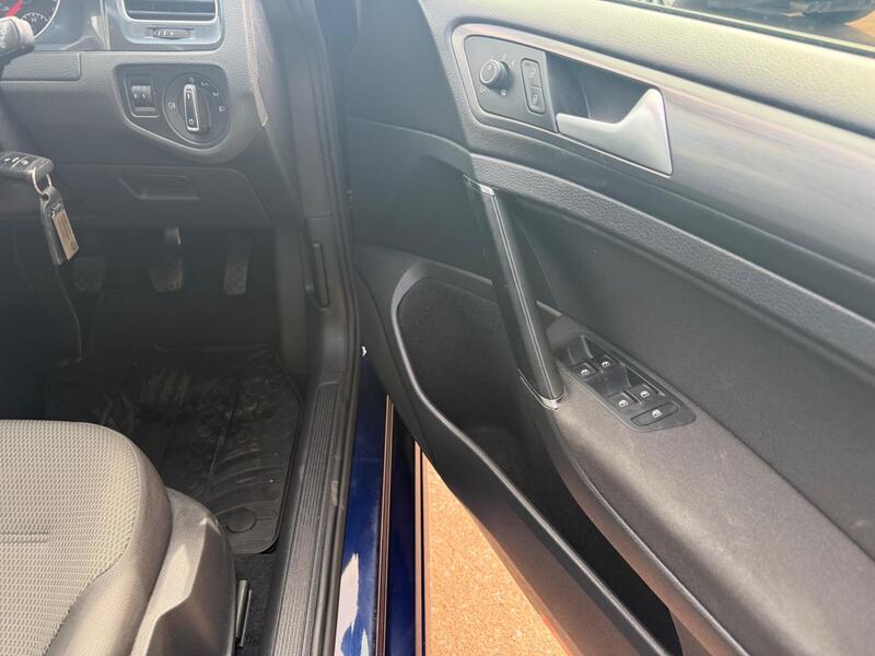 Volkswagen Golf view 5