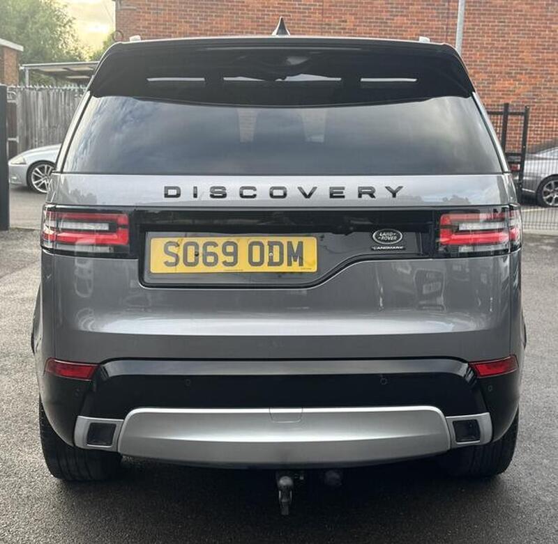 Land Rover Discovery view 4
