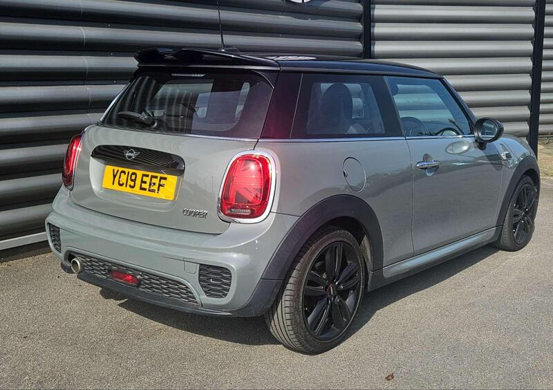 Mini Hatch view 6