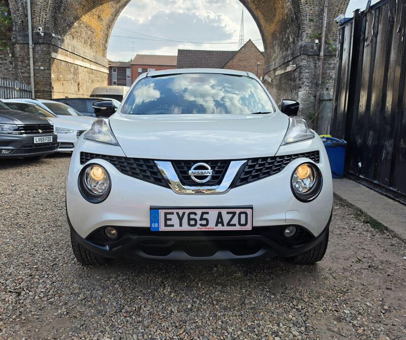 Nissan Juke 1.6 Tekna XTRON Euro 6 5dr view 2