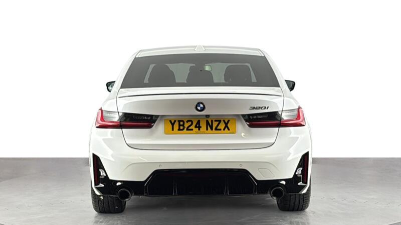 BMW 3 Series view 5