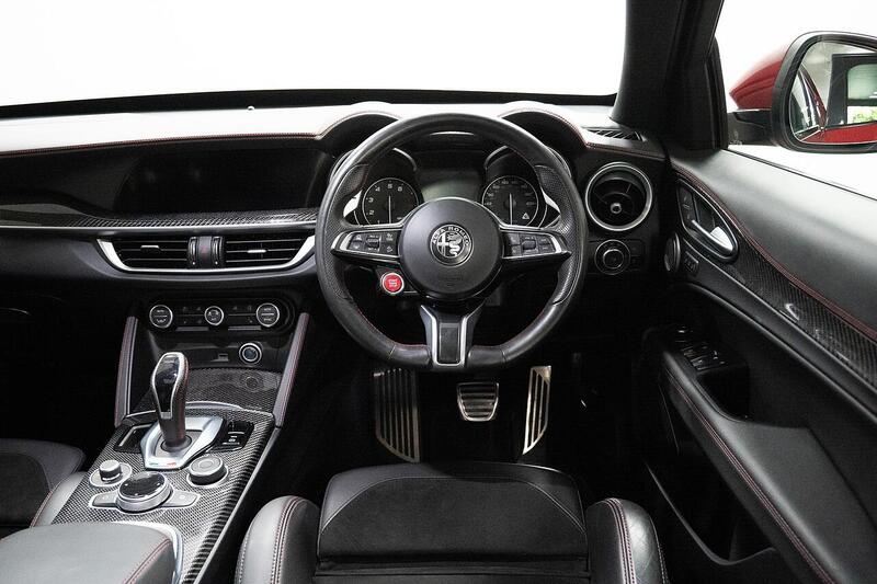 Alfa Romeo Stelvio view 7